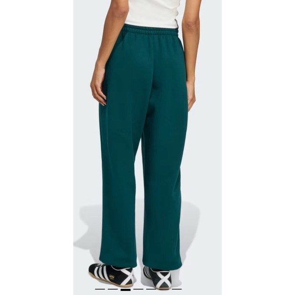 🏃‍♀️🏃‍♀️ NWT Adidas Essentials Fleece Loose Joggers in Aurora Ivy – Size Medium - Picture 5 of 11